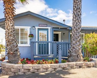 The Monterey Fireplace Inn - מונטריי - בניין