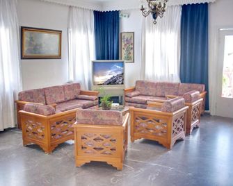 Babis Hotel - Karterados - Living room