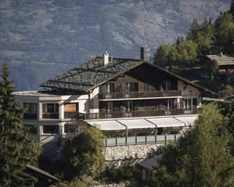 Hostellerie d'Orzival - Chalais - Budova