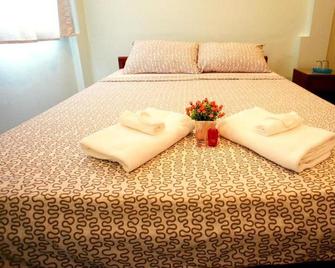 Sri Krungthep Hotel - Bangkok - Bedroom