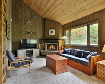 Left Duplex Home Directly Across From Pico Mountain, Close To Killington. 3 Bedroom Home - Killington - Stue