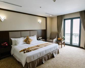Duc Huy Grand Hotel and Spa - Lao Cai