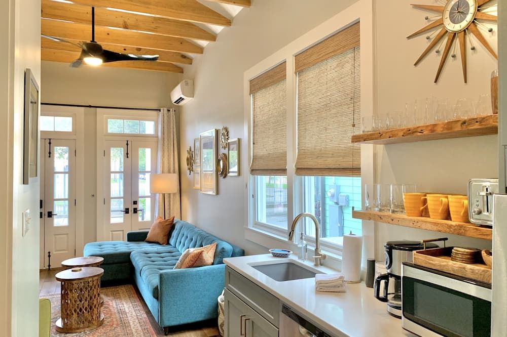 Charming New Orleans Bungalow Steps from French Quarter - نيو اورليانز - غرفة معيشة