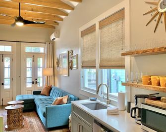 Charming New Orleans Bungalow Steps from French Quarter - Nueva Orleans - Sala de estar