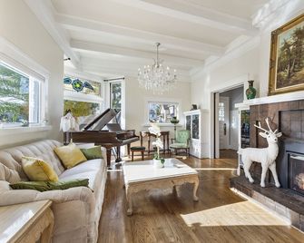 Sj Downtown Victorian Master King Bedroom 2 - San Jose - Living room