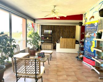 Hôtel Le Bon Accueil - Porto (Frankrijk) - Lobby