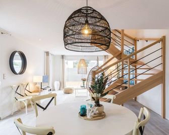 Bright house in Portbail, all comfort, near the beach - Portbail - Salle à manger