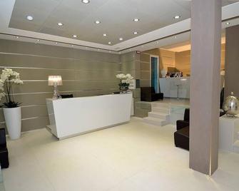 Hotel San Giuliano - Venice - Front desk