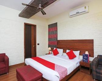 OYO 13602 Hotel The Town House - Ghāziābād - Habitación