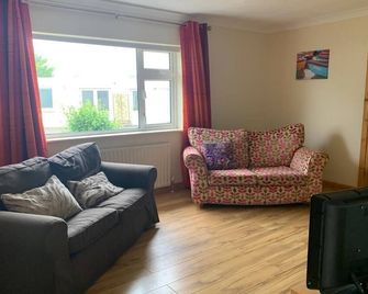 Escape To Mayo - Spacious 6-bedroom house near Killala on Wild Atlantic Way - Killala - Sala de estar