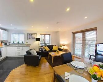 Borehamwood - Spacious Apartment - Borehamwood - Sala de estar