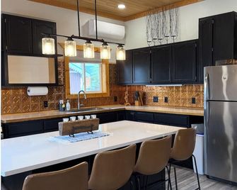 Leech Lake Cabin Newly Renovated: Sleeps 6+ w/Fireplace, Dock Access & Firepit - Walker - Kitchen