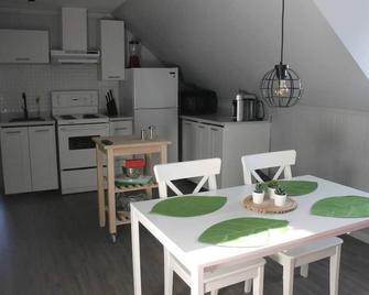 Lovely appartment in Wendake, ( Québec city) brbr - Wendake - Salle à manger