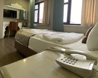 Hotel Kent Ani - Kars - Bedroom