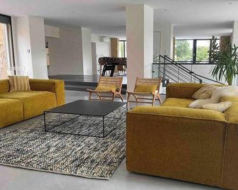 Villa Molinant, Evasion En Pierres Doree - Bagnols