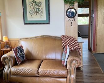 Pine Creek Cabin Livingston Montana - Livingston - Living room