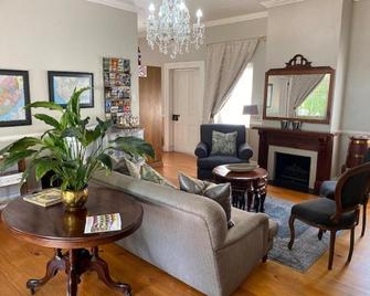 The Prime Spot - Worcester - Living room