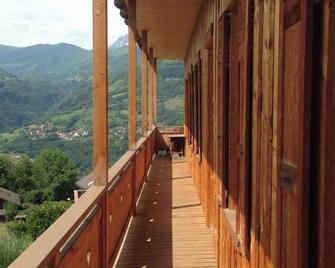 Quiet mountain apartment close to ski and seaside resorts - Егбланш