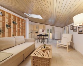 Country Attic - Potamós - Huiskamer