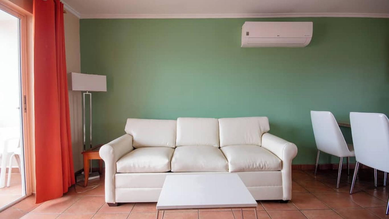 Punto di Oro Residences