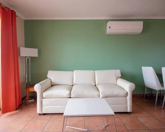 Punto di Oro Residences - Noord - Living room