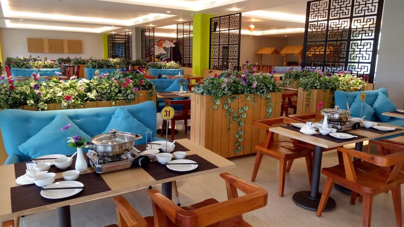 Maxonehotels at Resort Makassar