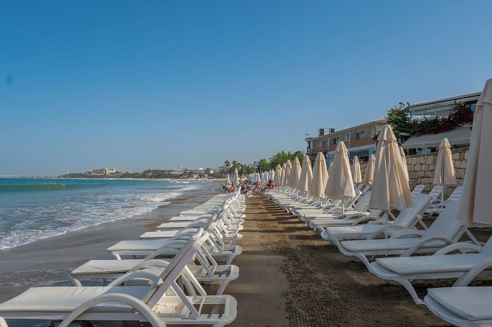 Tropic Beach Club & Resort - Side - סידה - חוף