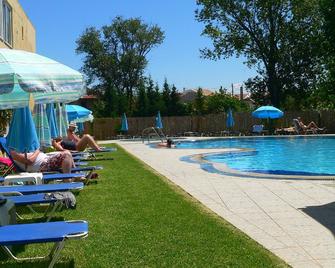 Panorama Apts Cfu - Roda - Zwembad