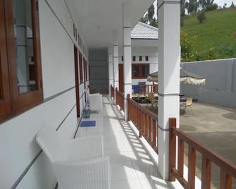 Savana Guesthouse - Putus - Balcony