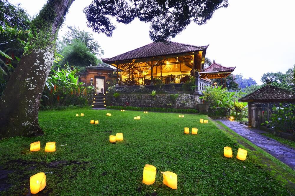 تيرتا أيو هوتل آند رستوران