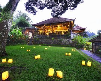 Tirta Ayu Hotel & Restaurant - Amlapura - Restaurace