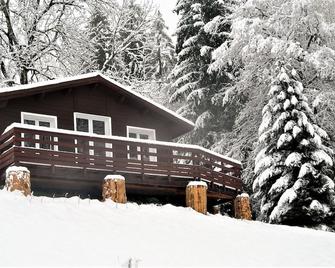 Chalet Entre lac et Montagne - Les Échelles - Edificio
