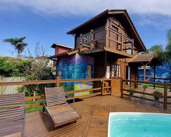 Arte da Tribo Hostel & Camping - Praia do Rosa - מרפסת