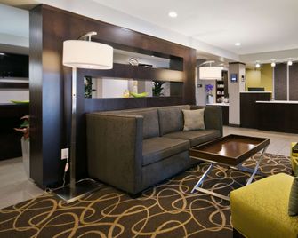 Best Western Harvest Inn & Suites - Grand Forks - Lobby