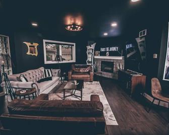 Wednesday’s Lair - Lincoln, Il - Lincoln - Lounge