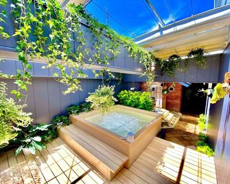 Capsule Inn Osaka (Male Only) - Osaka - Piscina