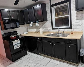 Beautiful 4 bedroom furnished townhouse for rent - Pottsville - Keuken