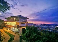 Wanay's Rocky Mountain Homestay - Baguio - Edificio
