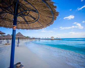 Carols Beau Rivage Hotel - Mersa Matruh - Praia