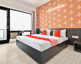 Hotel O Symphony - Rohtak - Bedroom