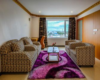Ka Hotel - Tirunelveli - Huiskamer