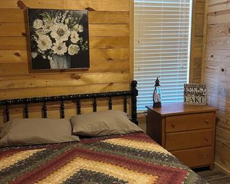 Cabin B at Smith Lake Alabama Cabins - Cullman - Bedroom