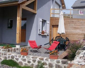 Charming cottage \'Le Seneçon\' in a small village where you can relax - Les Estables - Patio
