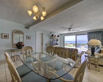 Sunset Cove - George Town