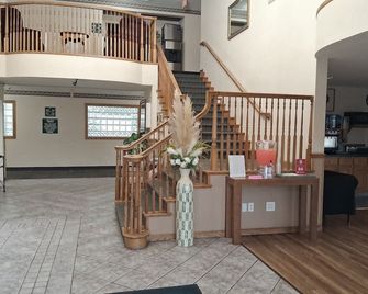 FairBridge Inn and Suites - Miles City - Miles City - Front desk