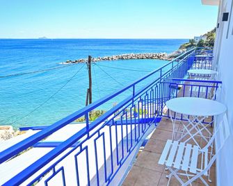 Ikaria Therma Blue - Agios Kirykos - Balcony