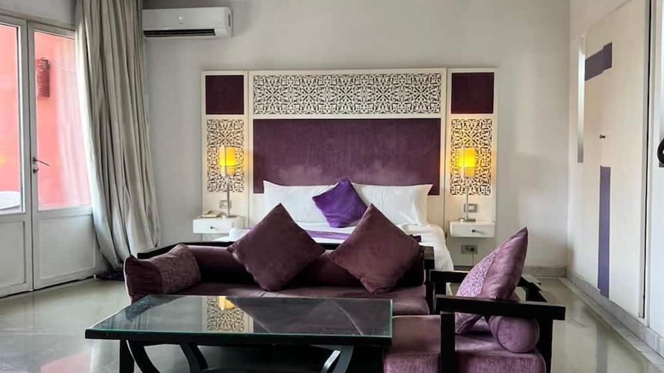 La Renaissance Hotel