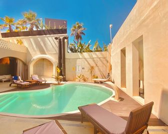 No.908 Sunset Bar - Cesme - Piscină