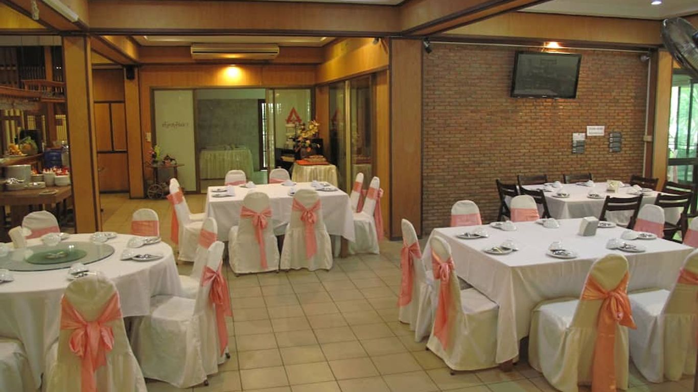 دوسيت هوتل آت ساكون ناكون