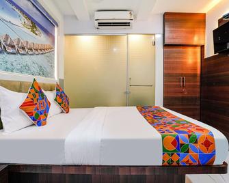 Fabexpress Ashoka Inn - Nr Mumbai International Airport - Mumbai - Schlafzimmer